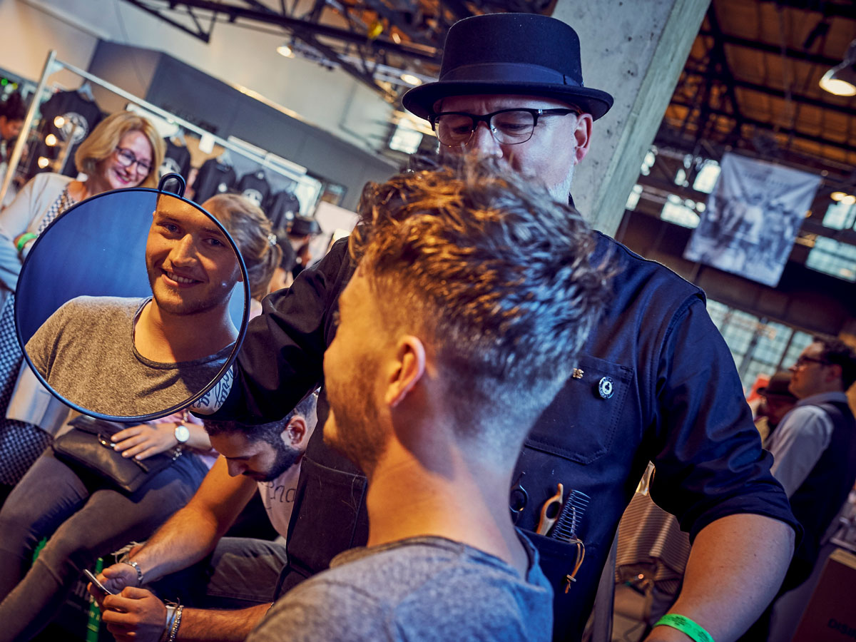 pict_event_rock-n-razor_barber_convention_2017_060